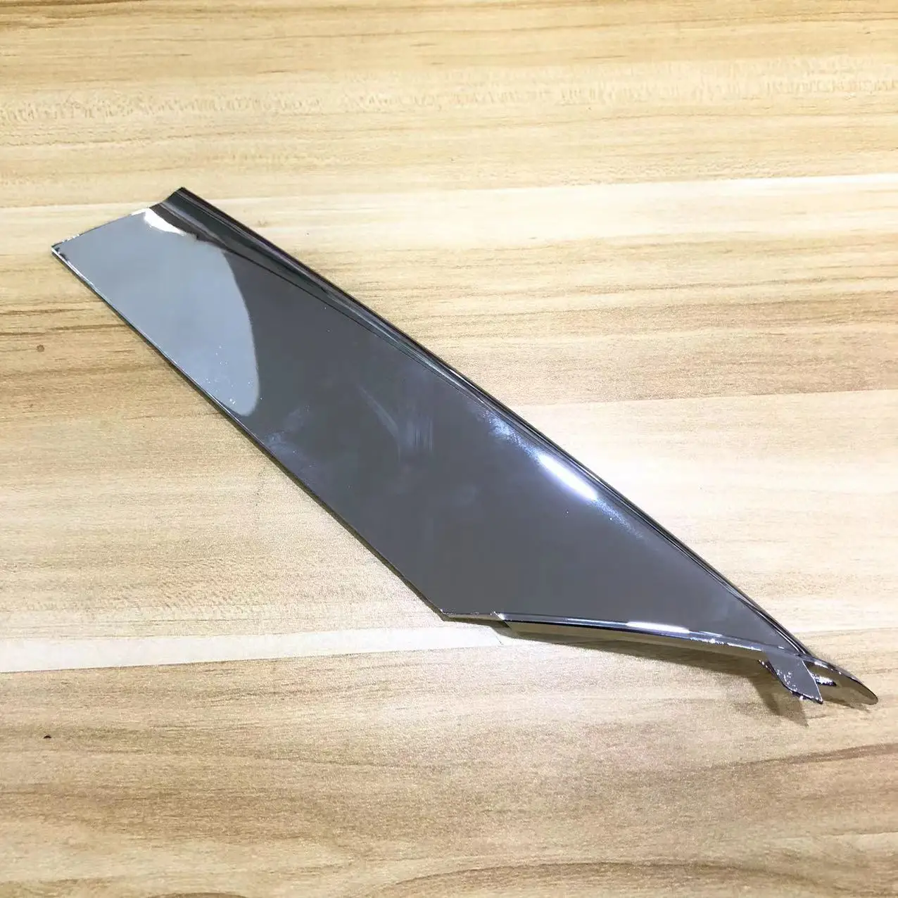 

Suitable for Tesla MODEL S fog lamp frame trim strip electroplated trim