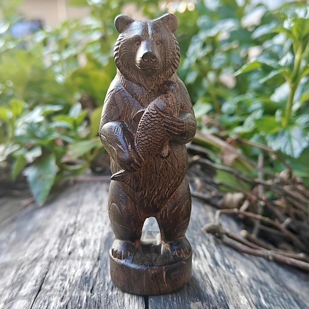 3.8-Inch Handmade Wooden Carving of a Bear Holding a Fish, a Decorative Craft Item Suitable for Creative Home Desktop Decorations, Creative Desktop Ornaments, Party Decorations, Housewarming Gifts, Indoor Decorations, Tabletop Decorations, Christmas Decorations, Statue Ornaments