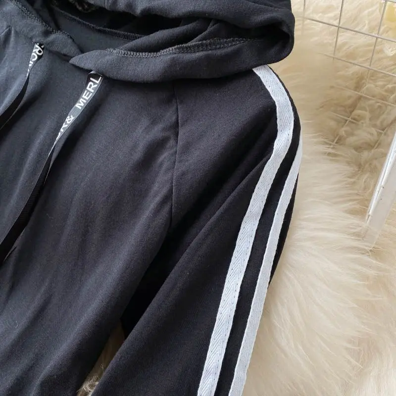 مقنعين سترة الملتصقة بأكمام طويلة تي شيرت المرأة الألوان المتناقضة ضئيلة تظهر رقيقة تصميم الشعور بلون الأساس القمم