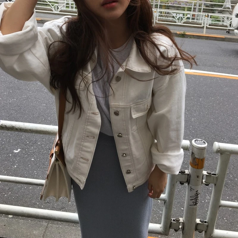 Early Autumn Casual Loose Short Denim Jacket Turn-down Collar Single Button Design Commute Style Women's Fashion Top