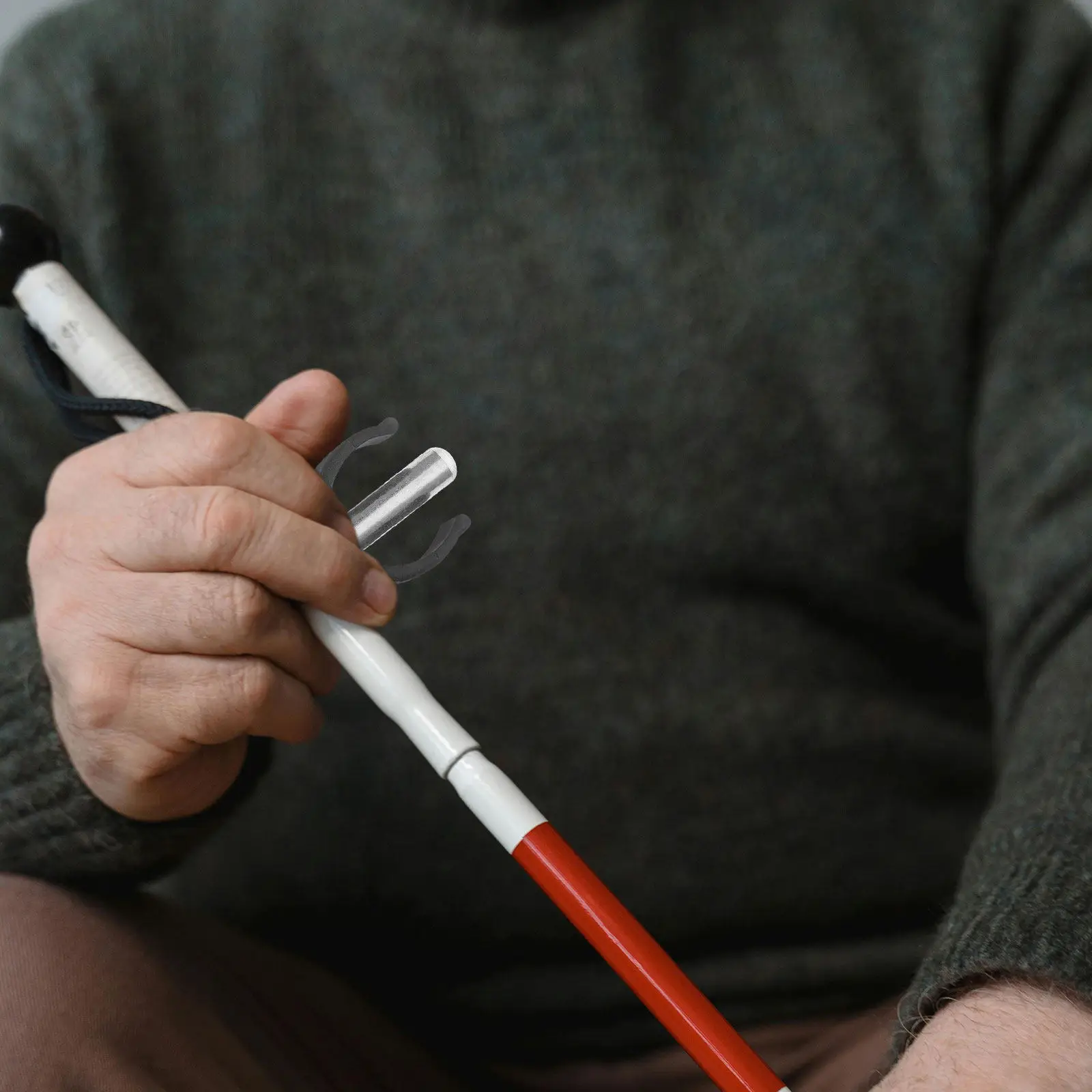 

12 шт. C-образных фиксаторов для тростей, легкие зажимы-держатели для тростей, универсальные сменные крепления для использования в помещении и на улице