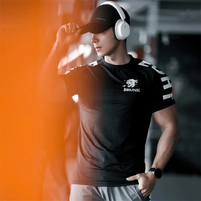 2024 Summer New Men T-shirt Sports Tight Running Fitness shirt quick-drying Breathable Elastic Training Short sleeved T-shirt