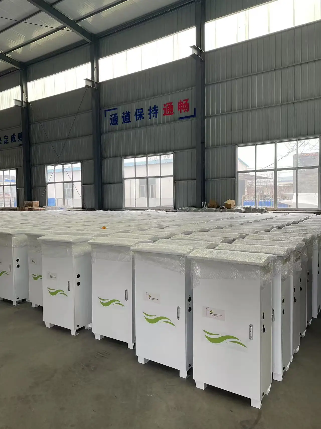Quality Assurance Automatic Control Intelligent Water Fertiliser Machine Precise Farm Irrigation Systems For Greenhouse Farming