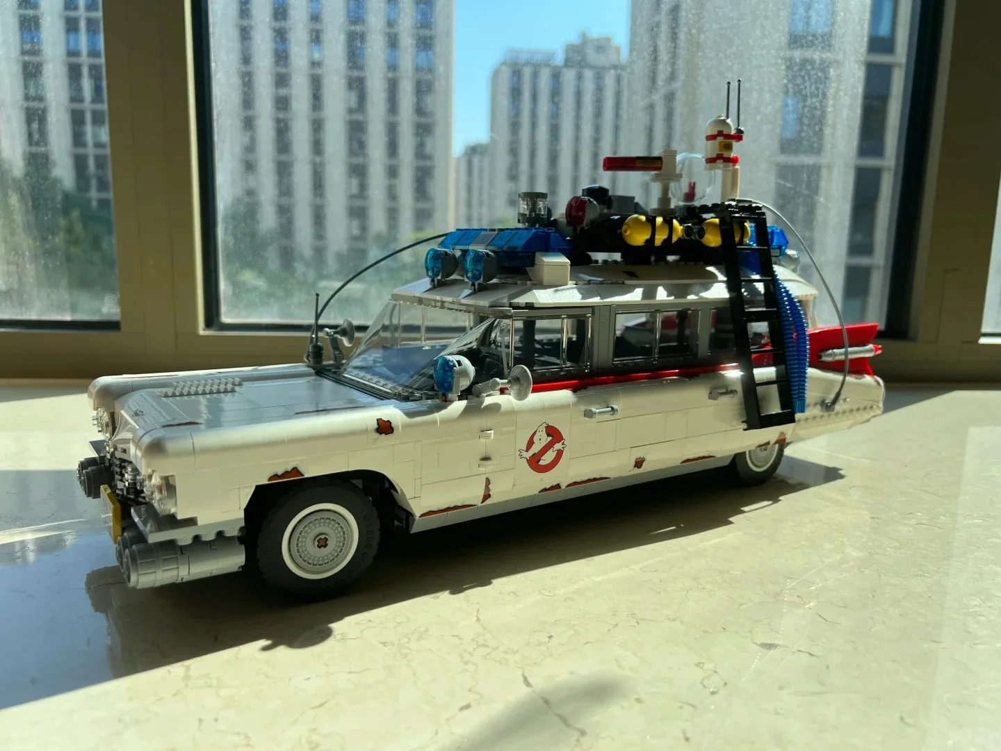 2352 PCS ECTO-1 Creative Vehicle Building Block Add light group Compatible with 10274 Bricks Toy Car Model Car Kit for gift ﻿