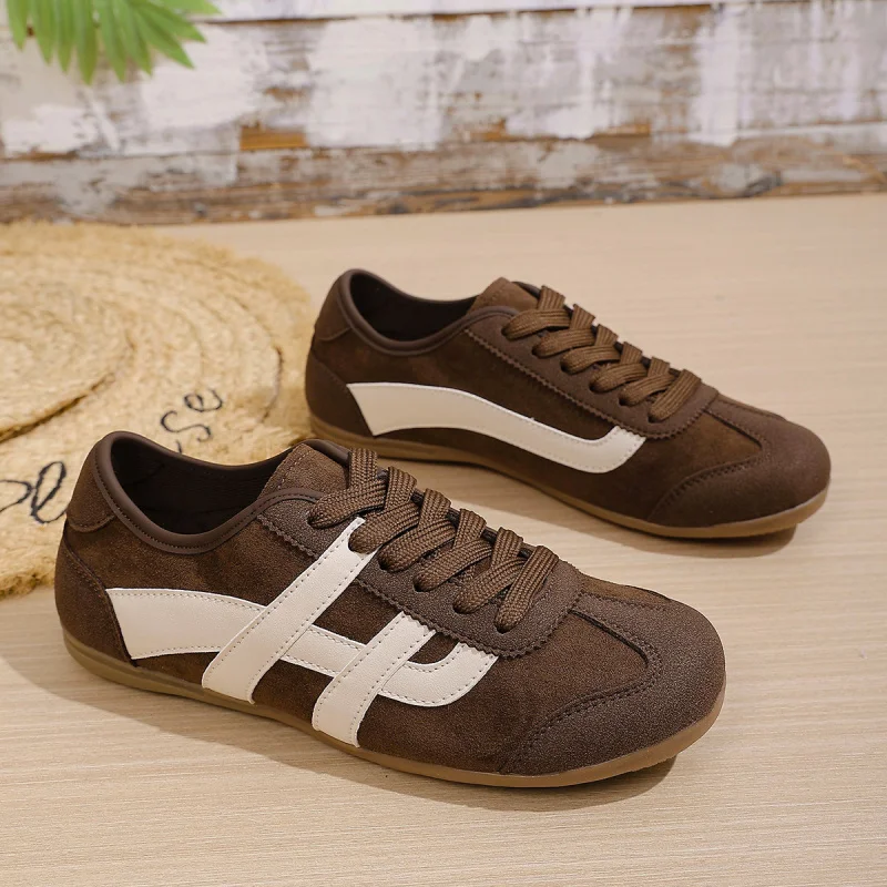 شعبية 2025 الخريف الرجعية موضة جديدة الاتجاه حذاء كاجوال بفتحات تهوية للنساء تنوعا الكورية نمط التخسيس أحذية تدريب