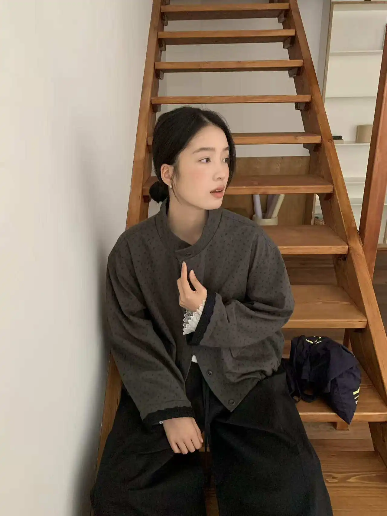 

Женское пальто в стиле ретро с цветочным принтом, свободного кроя, с длинными рукавами, воротником-стойкой, вставками из кружева и пэчворка