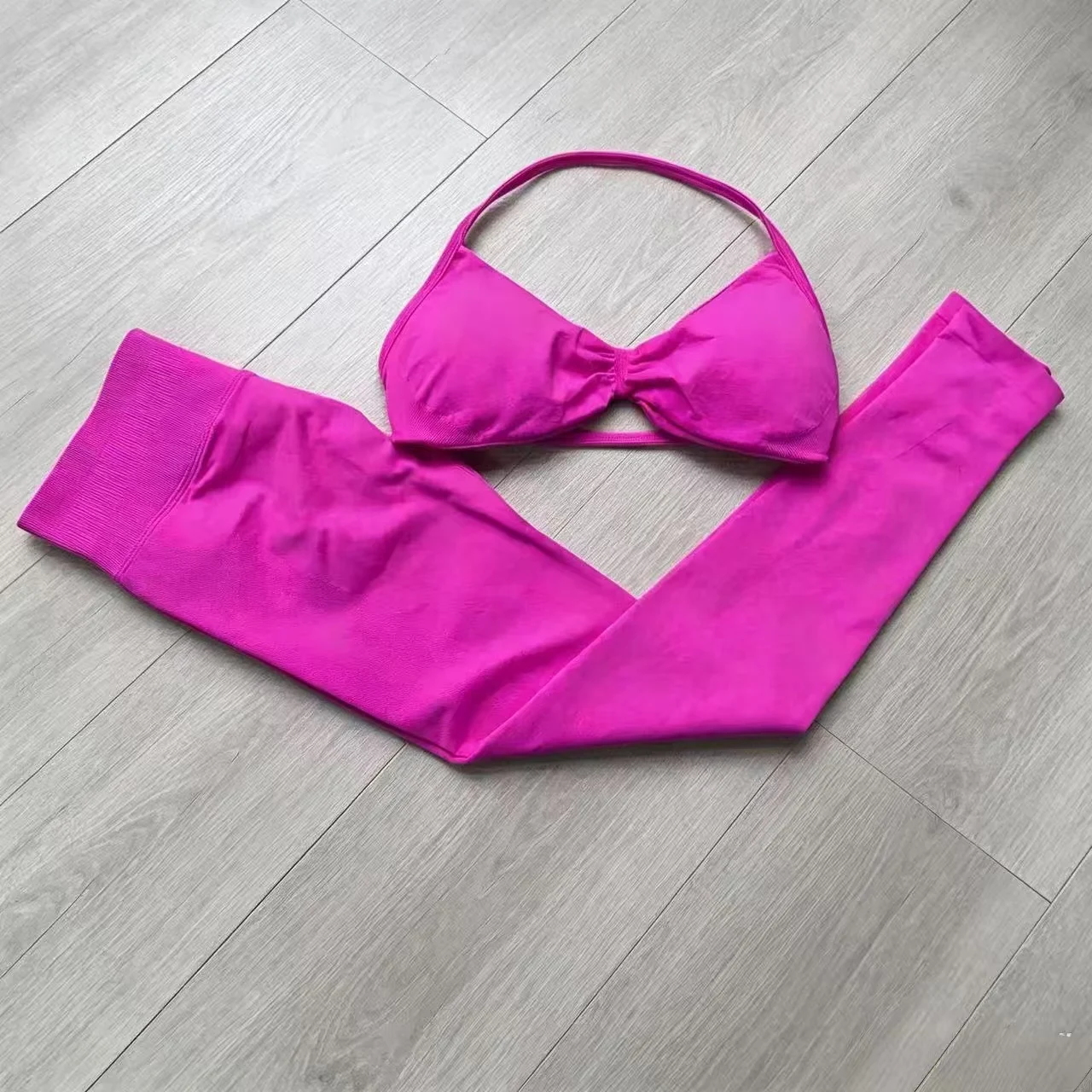 2 Pieces Seamlessyoga Set Women Workout Scrunch Leggings Set Strappy Halter Sports Bra Fitness Gym Clothing Workout