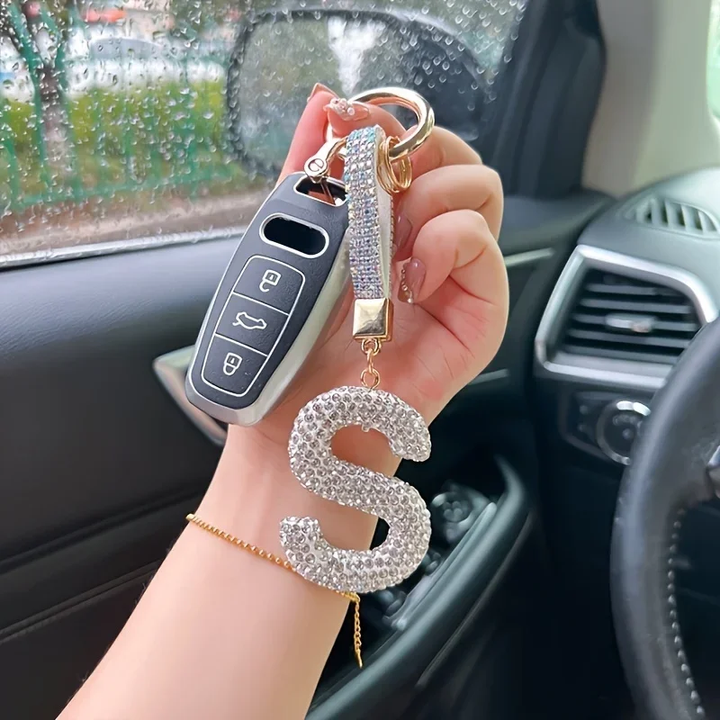 Stylish Letter Key Ring Accessory for Keys Bags Car Keychain with Sparkly Rhinestone Gift for Woman Backpack Charm Decoration