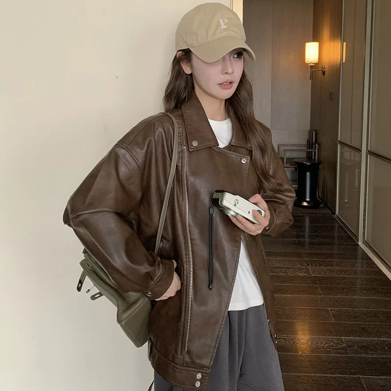 

Новая женская винтажная мотоциклетная куртка из искусственной коричневой кожи