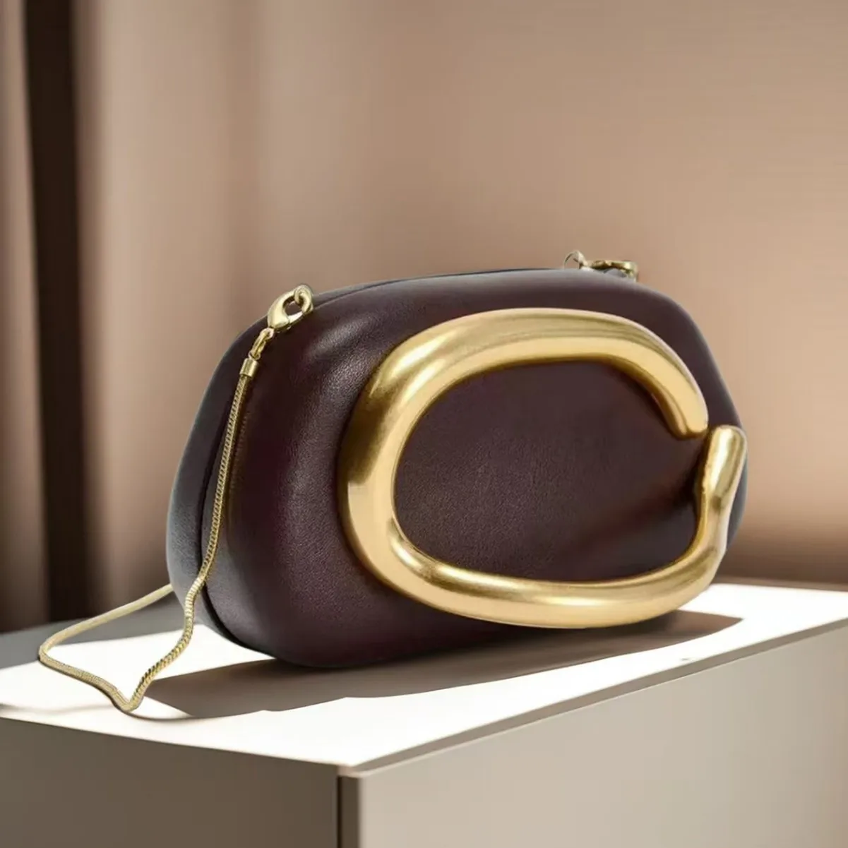 حقيبة صندوق سهرة نسائية براقة 2025، حقيبة يد معدنية من حجر الراين المتلألئ، حقيبة كتف عصرية لتاريخ الحفلات #1