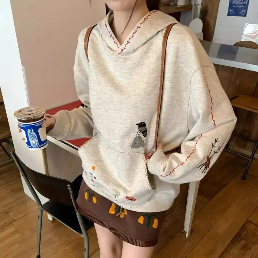 

Japan Mbroidery Niche Contrasting Color Fashionable And Comfortable Age-Reducing Autumn And Winter Hooded Sweatshirt