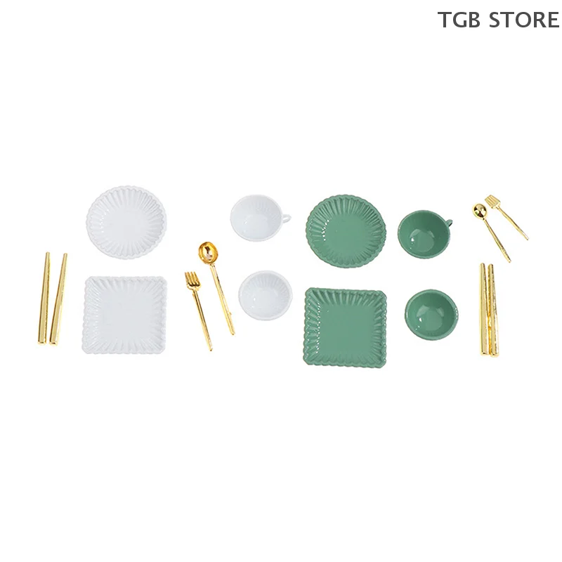 7 pz/set 1:12 Piatti In Miniatura Tazze di Caffè Coltelli Forchette Cucchiai In Miniatura Giochi Di Imitazione Cucina Giocattolo Casa Delle Bambole Accessori
