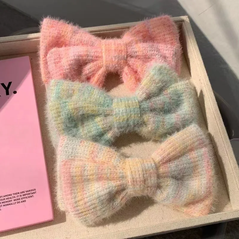 

1pc Gradient Fluffy Bow Cute Knitted Hair Accessory Sweet Style Accessory Everyday Casual Style Hair Accessory