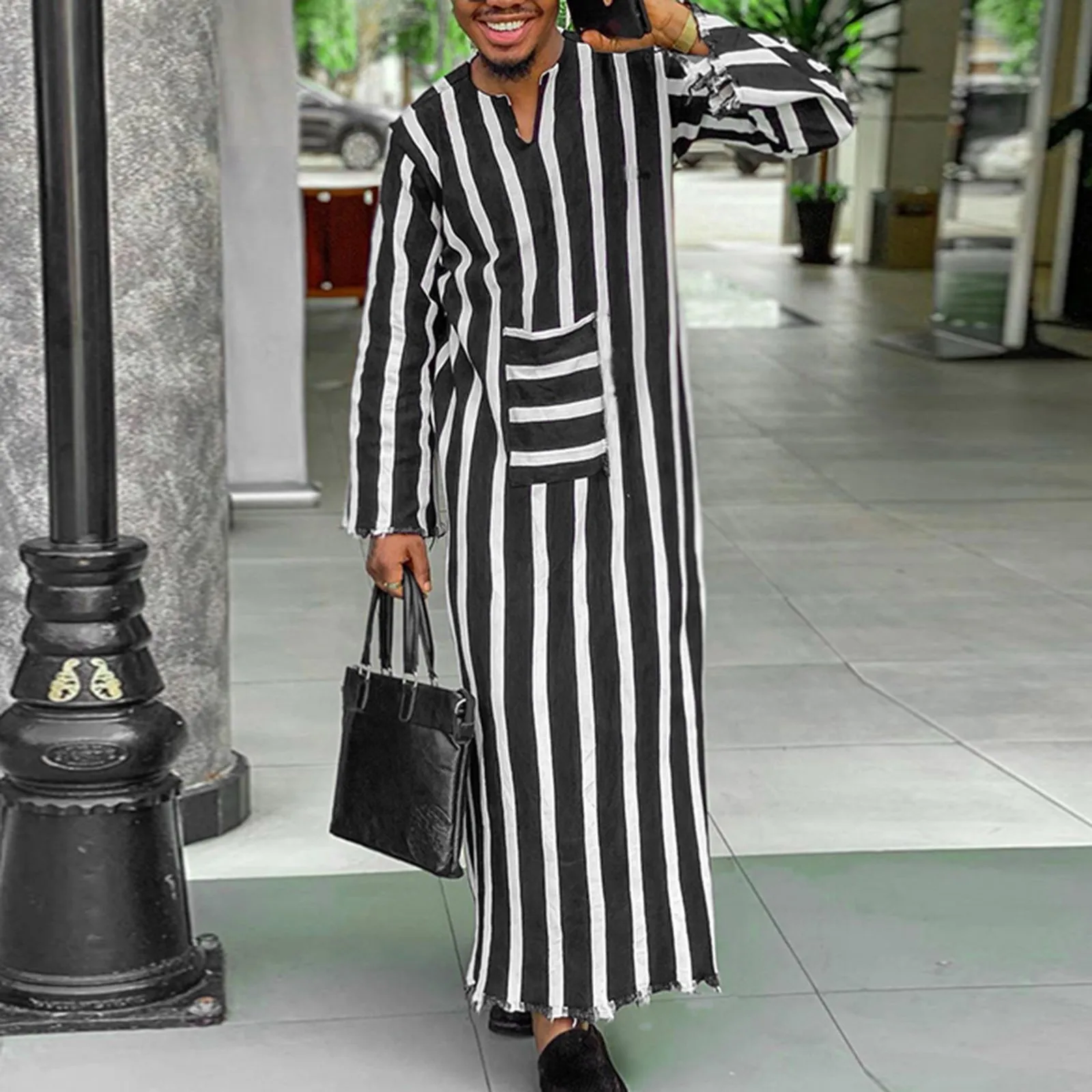 Men's Muslim Kaftan Striped Jubba Thobe V Collar Islamic Arab Long Sleeve Pockets Vintage Robes Middle East Clothing Men Eid