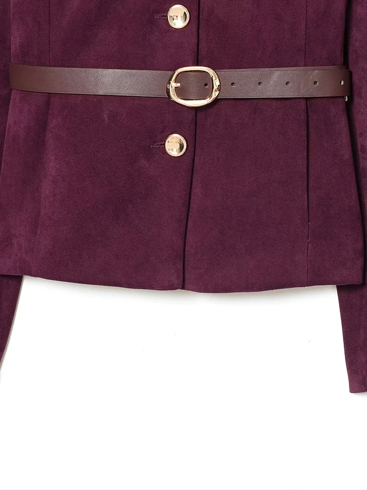 Veste de costume polyvalente et élégante de couleur unie pour femmes, nouvelle mode de style européen avec ceinture et texture velours.