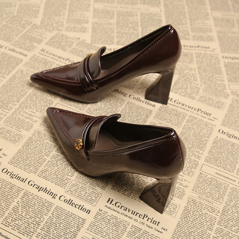 scarpe-con-tacco-alto-a-punta-da-donna-in-vera-pelle-alla-moda-per-abbinare-a-gonne-collezione-primavera-2026