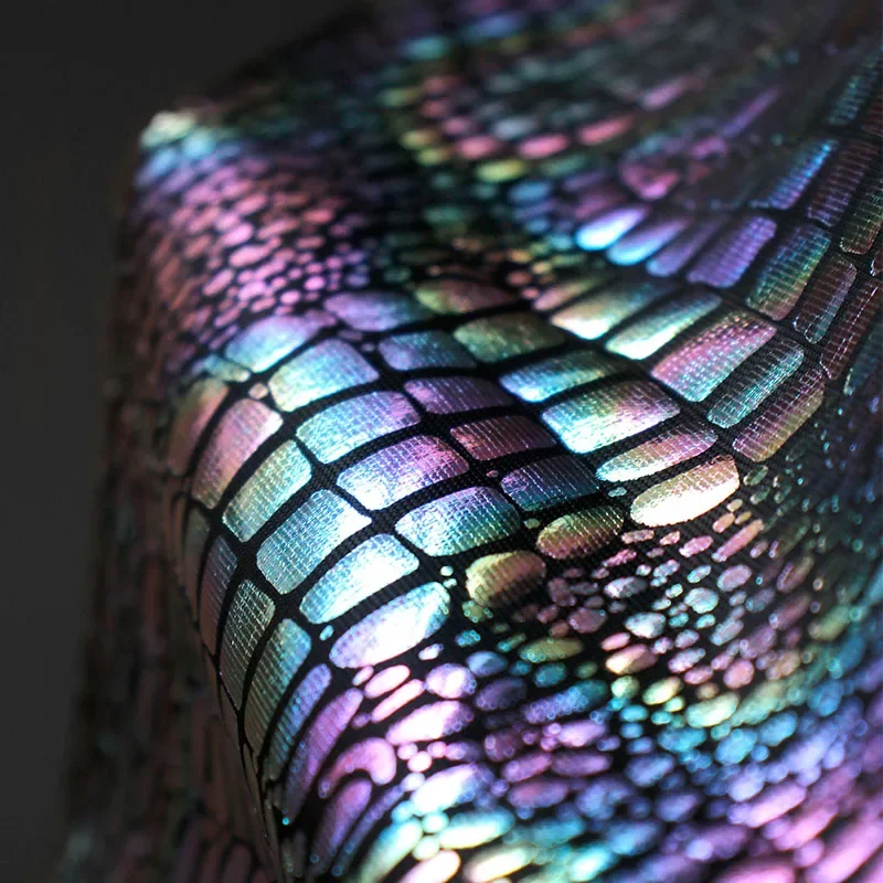 

Symphony Gradual Change Crocodile Leather Texture Fabric Creative Laser Stage Background Flash Top Gift Clothing Designer Fabric