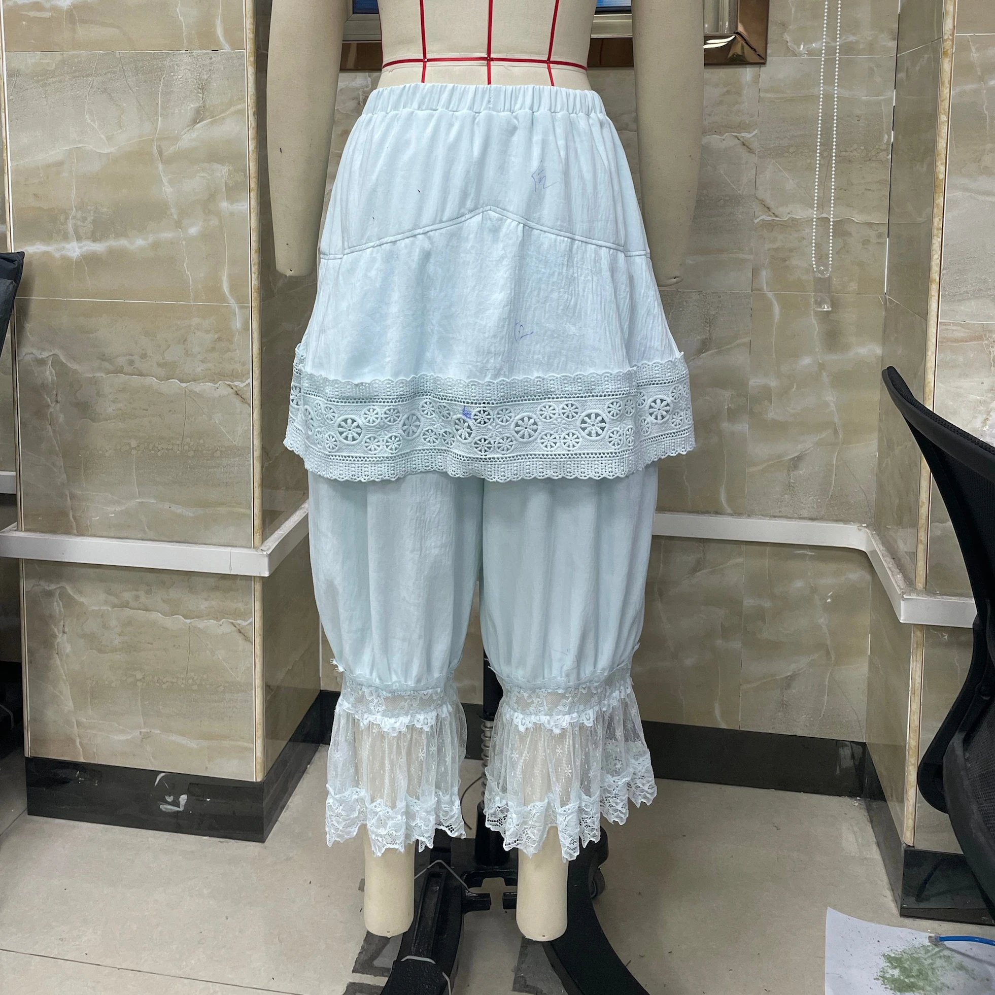 

Женские многоярусные кружевные капри, повседневные свободные брюки-кюлоты со средней посадкой и эластичной резинкой на талии, стильные брюки