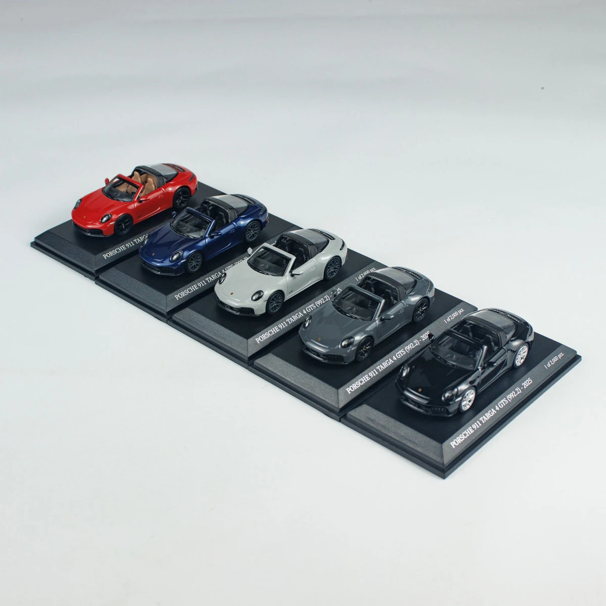 Minichamps 1:64 Maßstab Druckguss-Legierung Porsche 911 992 TARGA 4 GTS 2025 Spielzeugautos Modell Klassische Erwachsenengeschenke Souvenir Statische Ausstellung