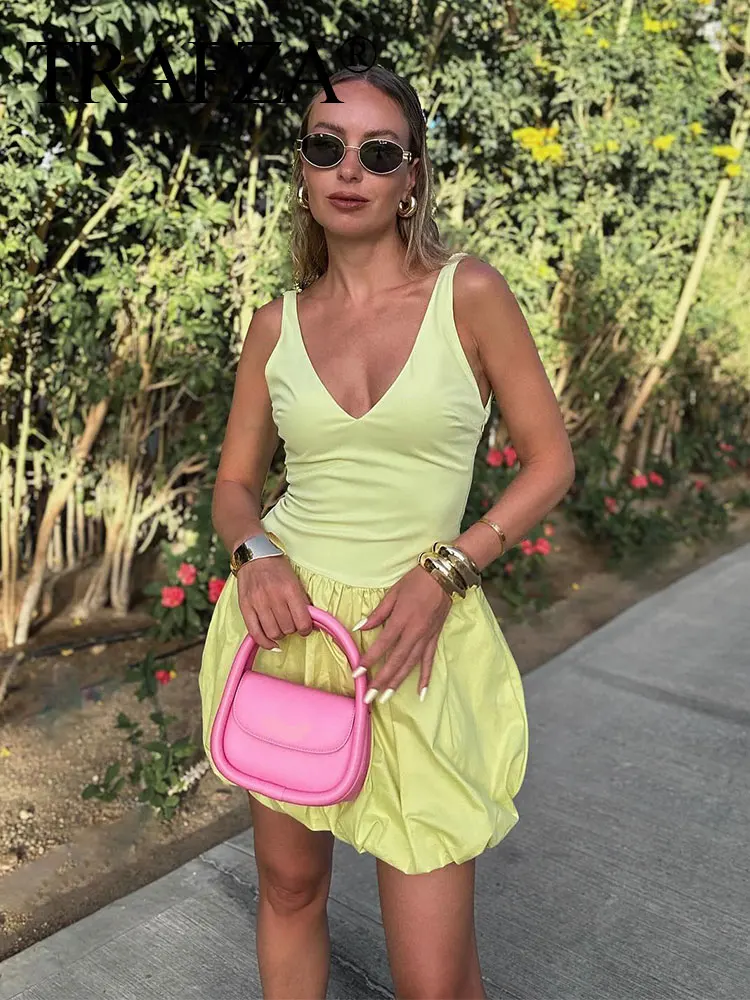 TRAFZA 2024 Summer Women's Dress V Neck Sleeveless Solid Slim Mini Dresses Female Chic Sexy Party Streetwear Pleated Even Dress