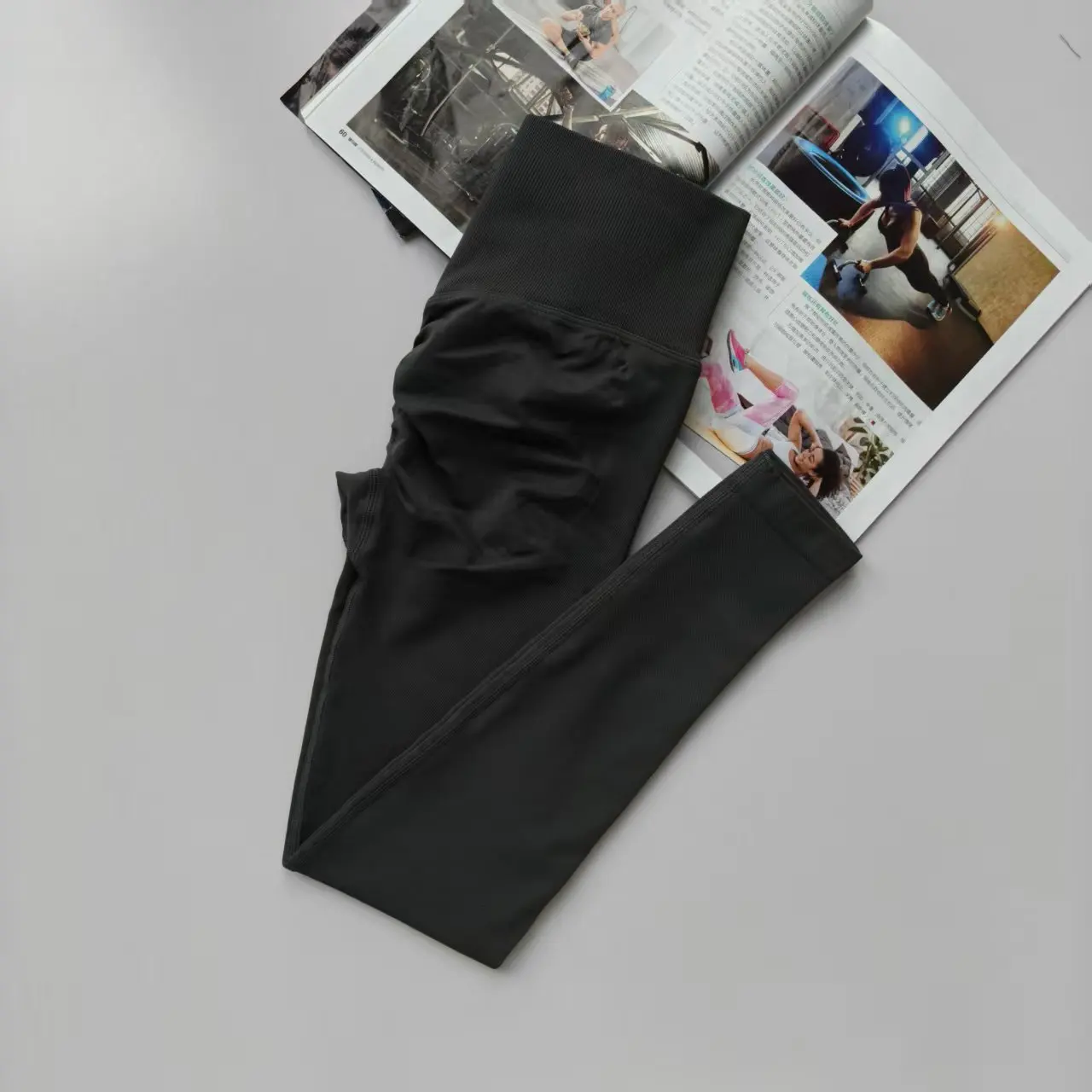 Nahtlose High-Waist-Leggings, pfirsichfarbene, figurformende Fitnesshose, eng anliegend, dehnbar, dünn, schnelltrocknend, atmungsaktiv, Yoga-Anzug, Sporthose – Detail 7