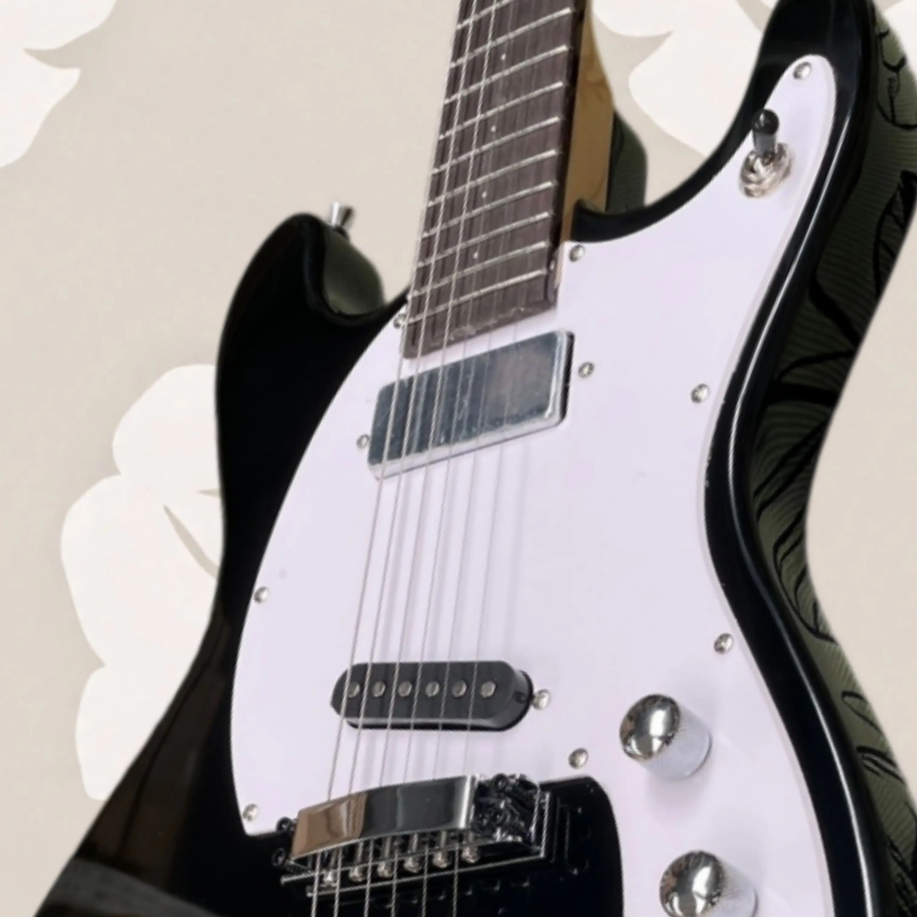 Classic Simple Style Glossy Black Electric Guitar,Ergonomic Curved Body Guitars,Ideal for Rehearsal & Stage Performance Guitarra