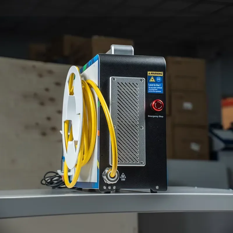 Portable Air-cooled Fiber Welding Cutting Machine Mini Handheld QCW Spot Welder Stainless Steel 300W 600W