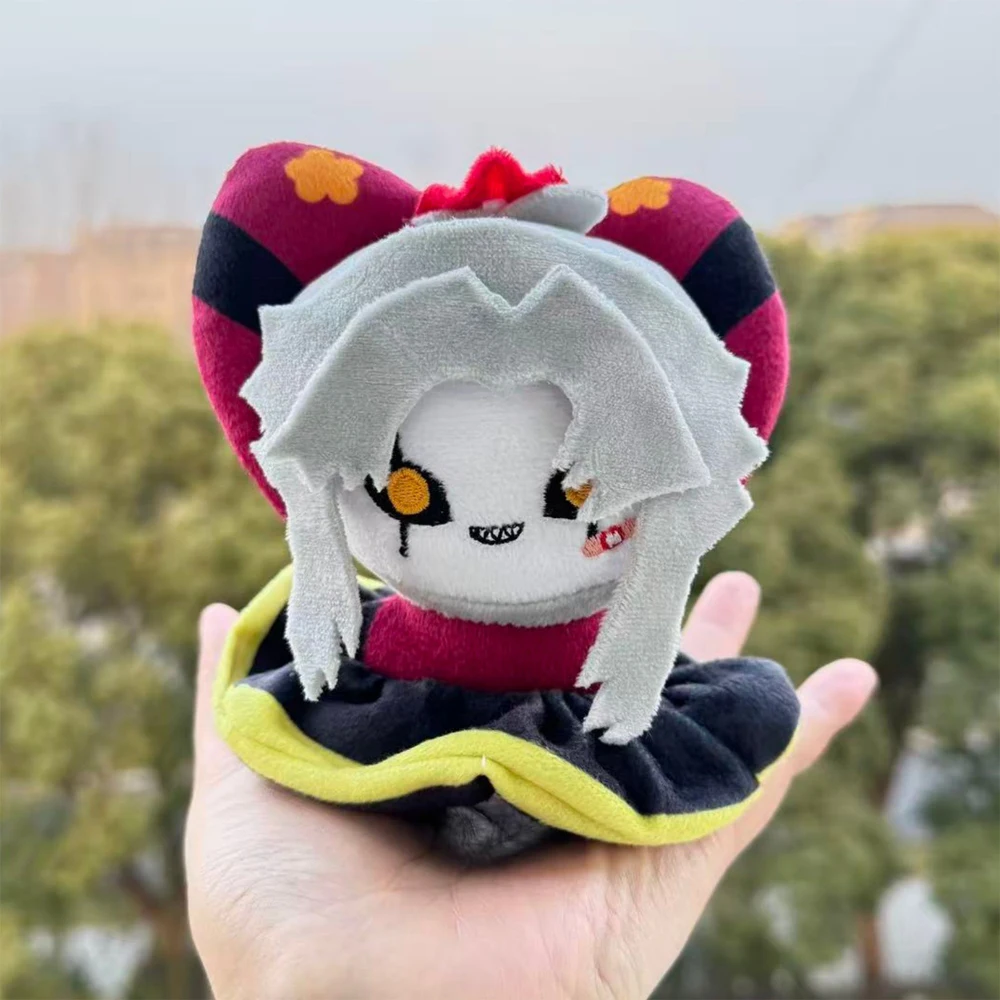 

12 см Супермилая плюшевая игрушка-брелок «Пьеро с фартуком» в стиле аниме-персонажа из игры, цирковая кукла-фрик, подвеска для сумки, декоративная плюшевая игрушка