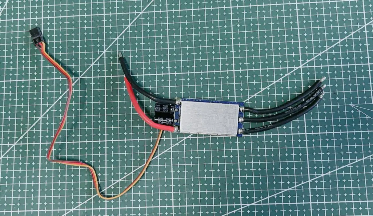 Controlador de velocidad eléctrico ZTW AL 40A ESC 2-3S 5V/3A BEC usado para helicóptero RC 400-500 de ala fija