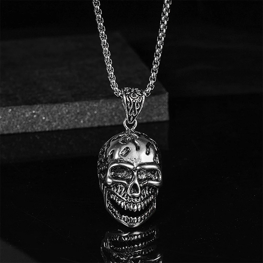 

Alloy Skull Head Pendant Necklace Titanium Steel Imitation Punk Necklace for Men Halloween Cosplay Gift Skull Pendant