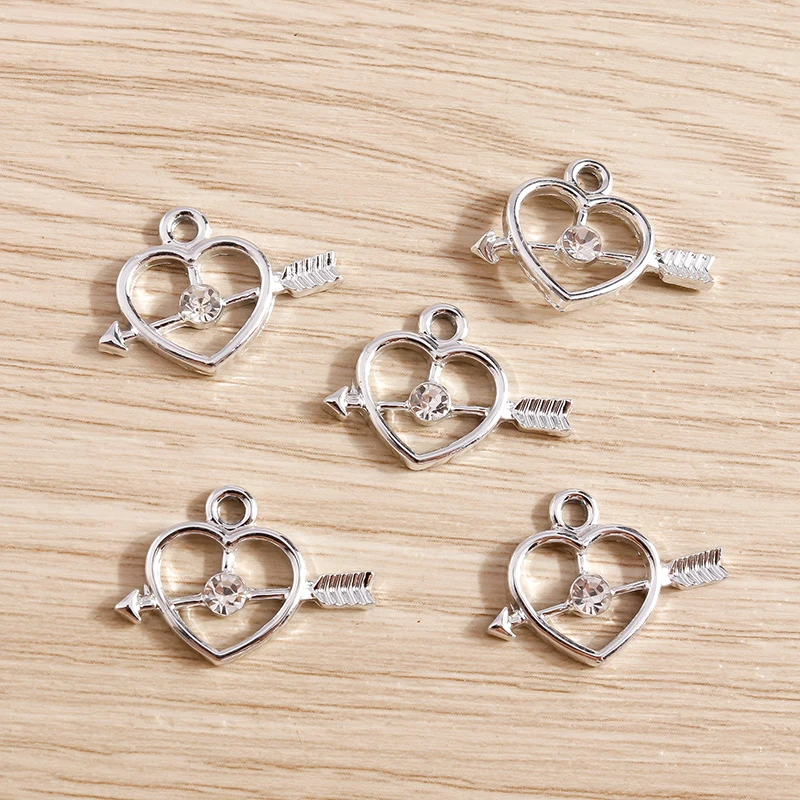 Tusember 10 Stück exquisite silberfarbene Kristall-Liebesherz-Charms für die Schmuckherstellung, modische Ohrringe, Halsketten, DIY-Anhänger – Detail 20
