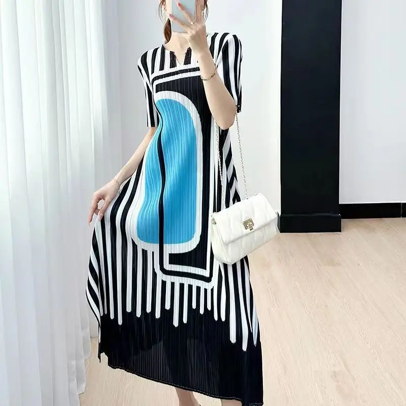 

Fashion Street Casual Women Summer Short Sleeved New Fashion Striped Printing Pleated Forking Contrasting Colors Loose Dress