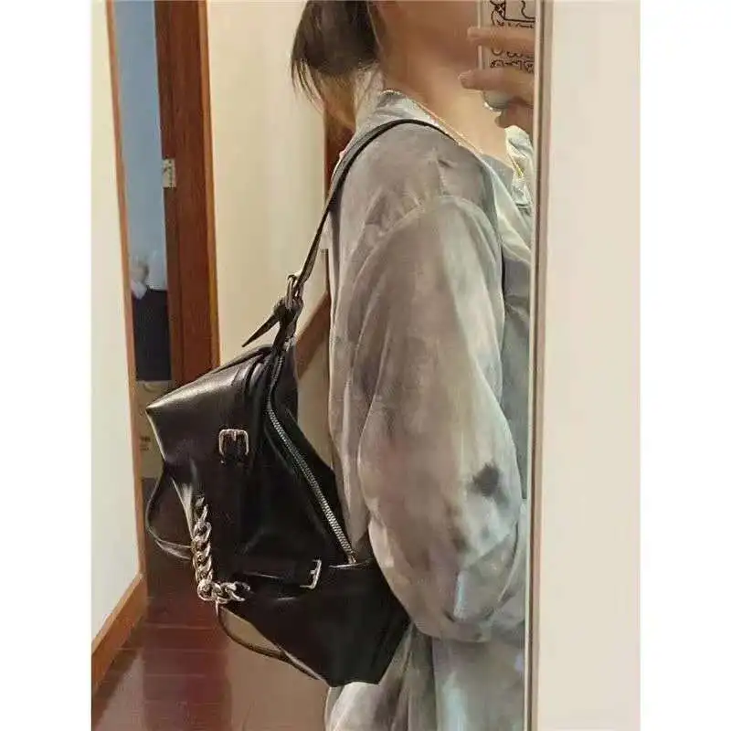 2026 Fashionable retro business woman's bag - stylish and eye-catching motorcycle-style shoulder bag