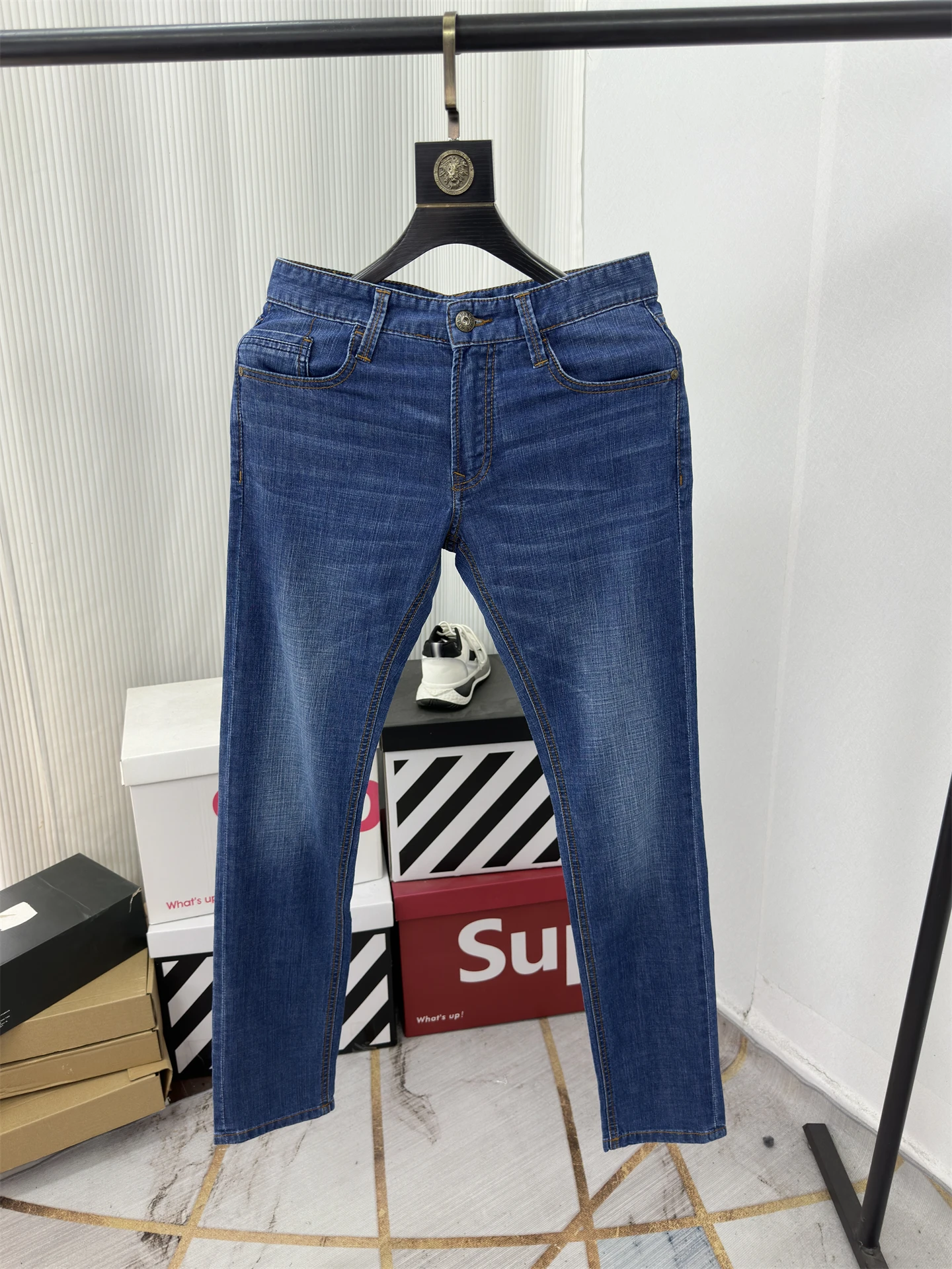 

Comfortable 99% Cotton Slim Fit Spring Edition Thin Straight Leg Faionable Classic Men's Jeans Breathable Skin-friendly