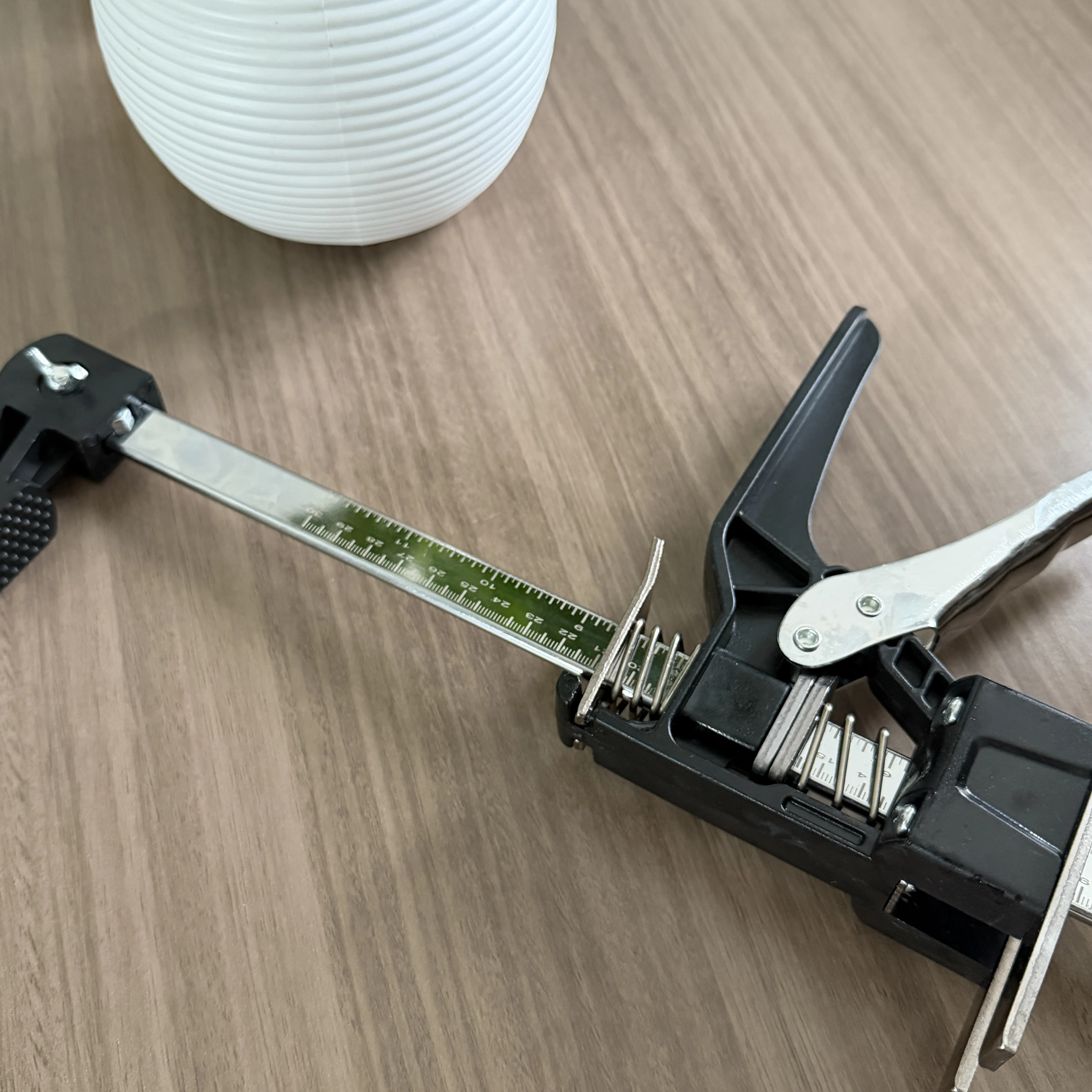 1Pcs Cabinet Board Lifter Labor‑Saving Arm Jack Elevator Tool Tile Height Adjuster Hand Lifting Tool For Door Panel Drywall Lift