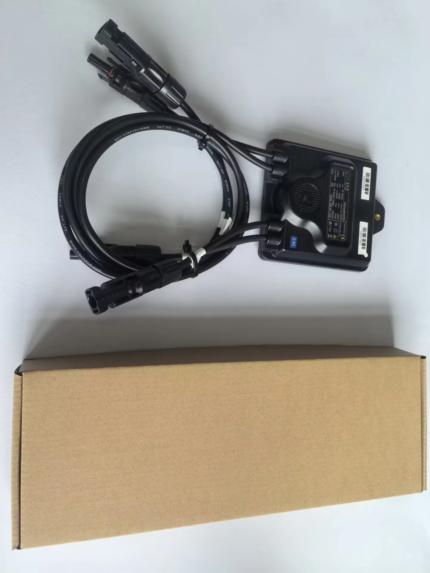 10 PCS / Lot  650W PV Power Optimizer MPPT 12V-75V Input Solar Module Engery Booster Real-time Solar Module-level Regulator