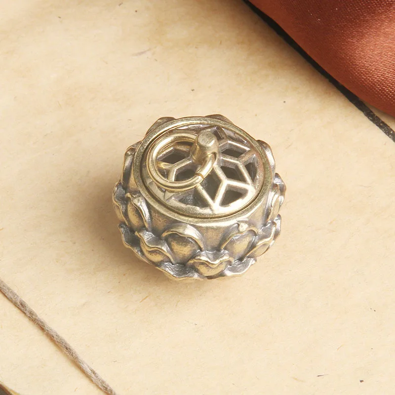 Pure Brass Lotus Aromatherapy Jar Keychain Pendant Zen Lotus Bag Pendant Antique Miscellaneous Old Bronze Wholesale