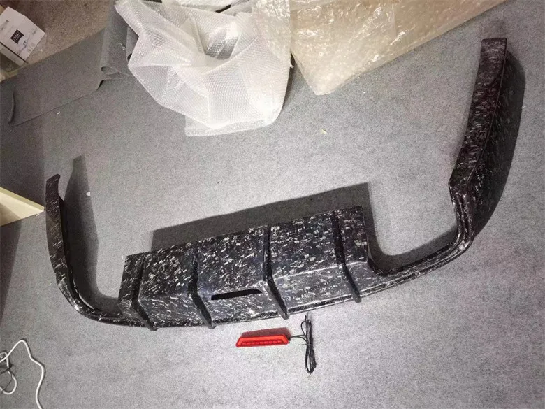 

Suitable for 2010-2013 A8 Carbon Fiber Body Kit Carbon Fiber Material A8 Carbon Fiber Rear Diffuser