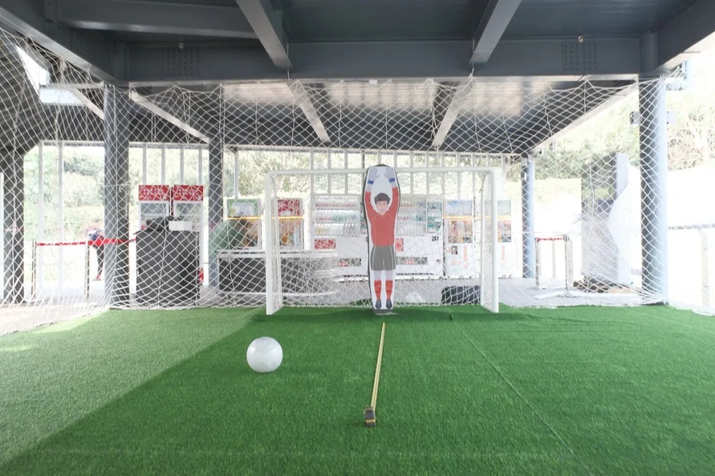 Digital Sports Soccer Penalty Game Indoor Keeper with Metal Construction for Adventure Parks & Airports