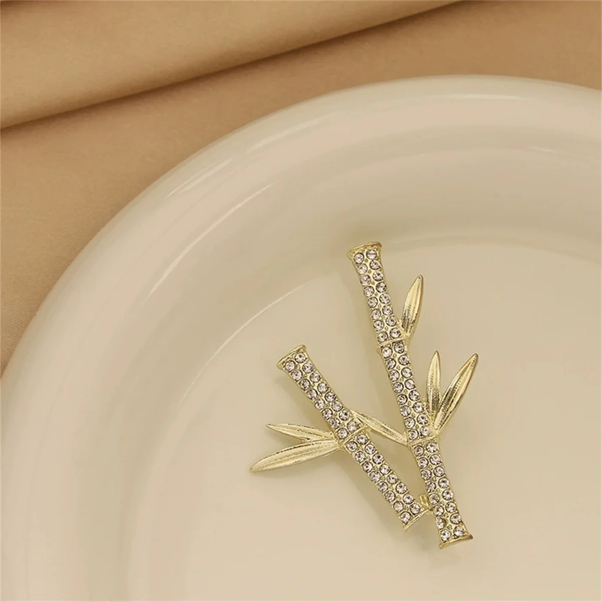 1Pc Unique Creative Bamboo Brooch Charm Personalized Pin Jewelry Accessories Party Birthday Festival Safety Lucky Gift Trend