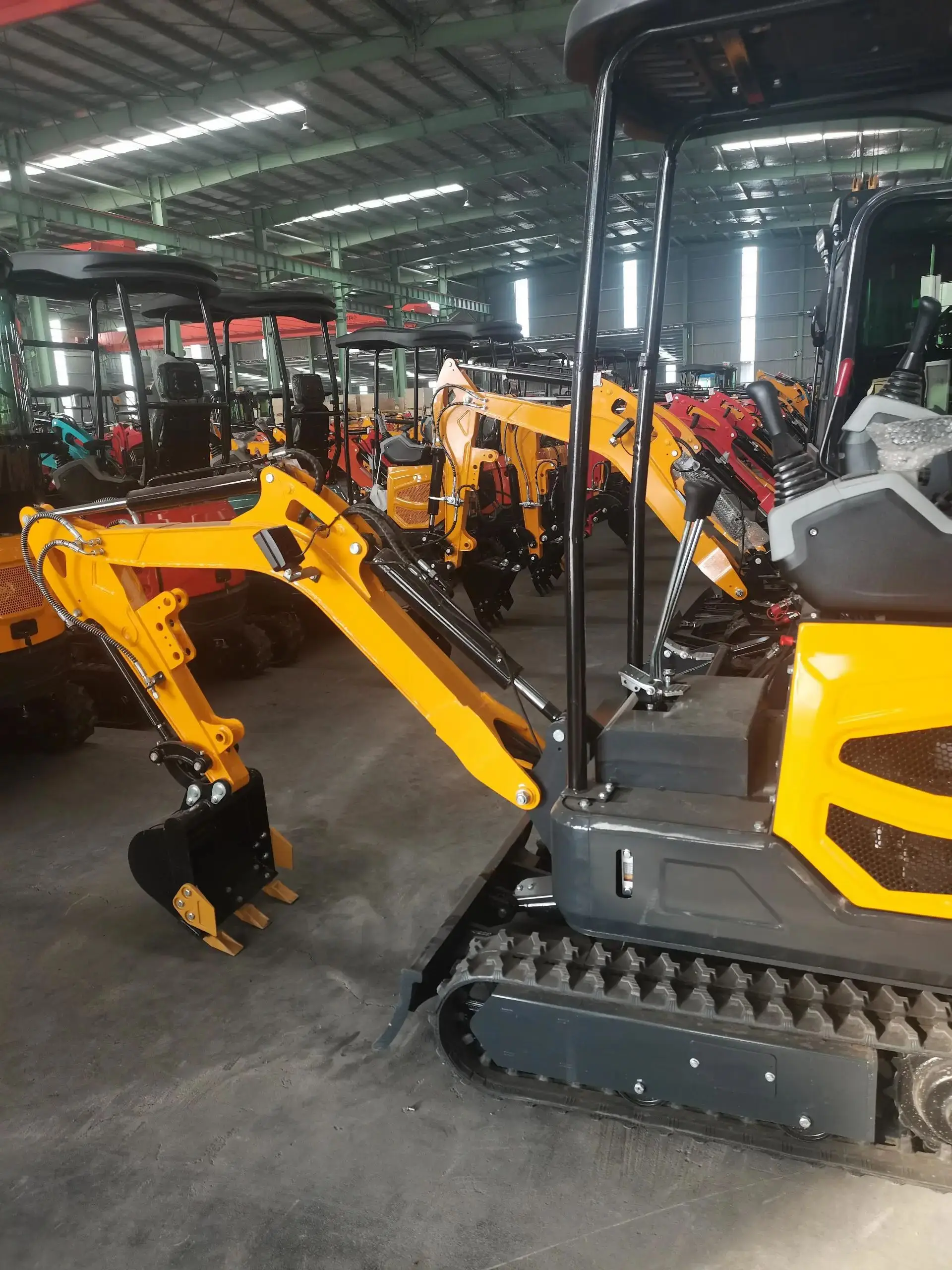 حالة جيدة سعر مخفض العلامة التجارية الجديدة حفارة زاحفة صغيرة حفارة عالية الجودة للبيع