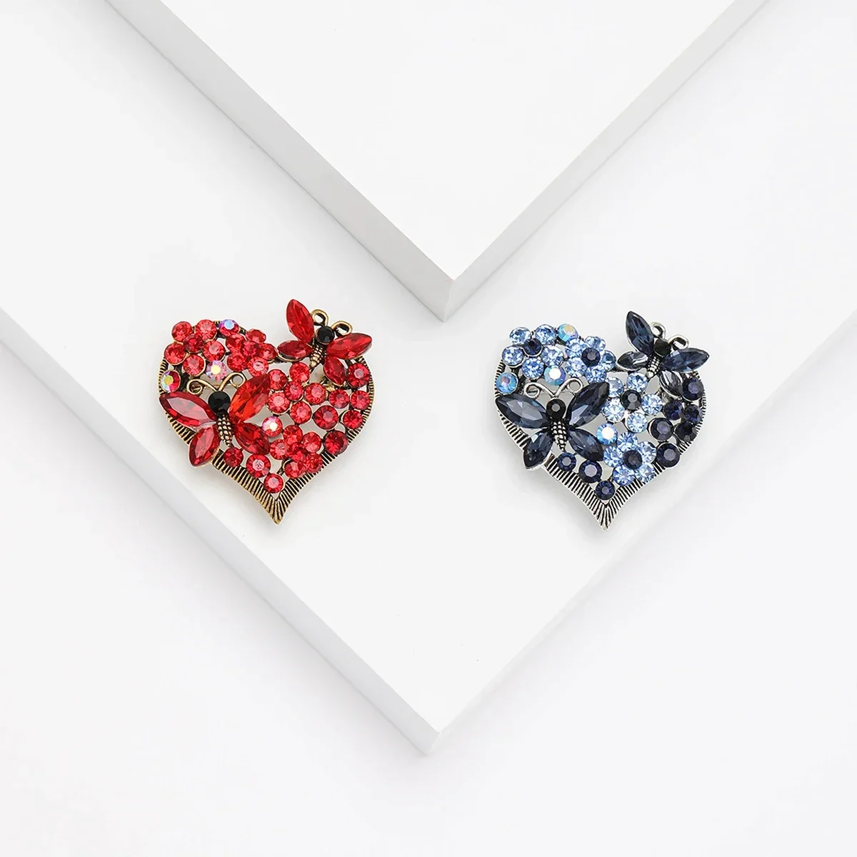 Valentine's Day Romantic Rhinestone Heart Brooches for Women Unisex Glas Love Pins Office Party Friend Gifts Jewelry Accessories