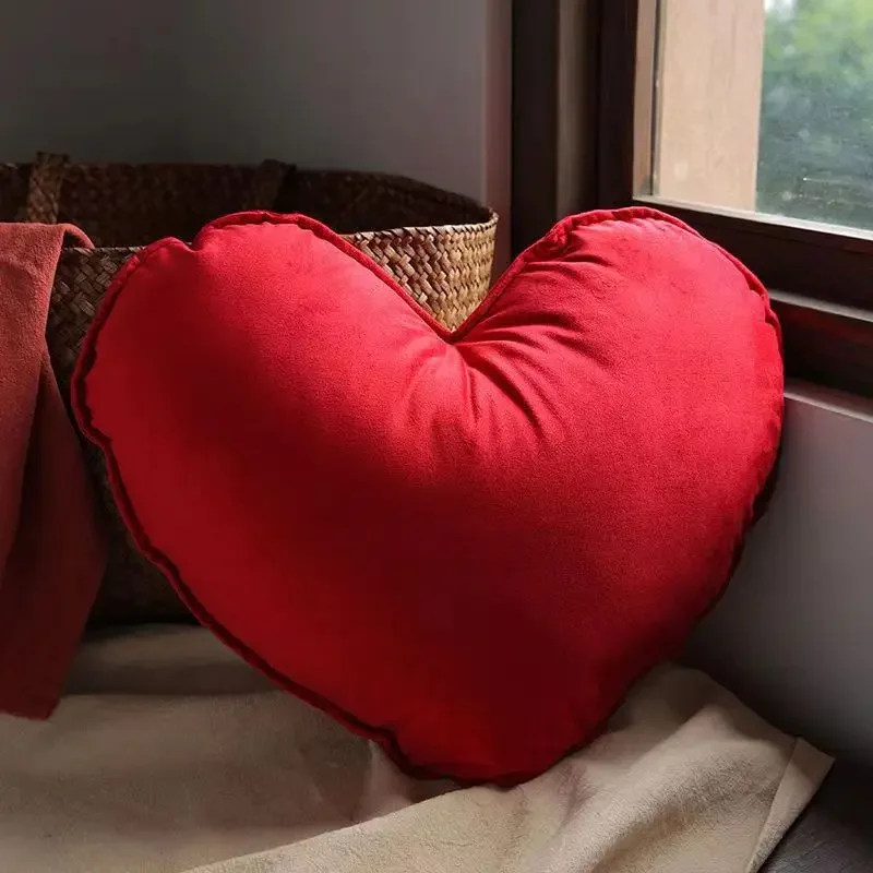愛らしいハート型の枕、柔らかいベルベットのクッション、赤いハートクッション、寝室、ソファ、ベッド、ウェディングデコレーション、写真撮影用小道具