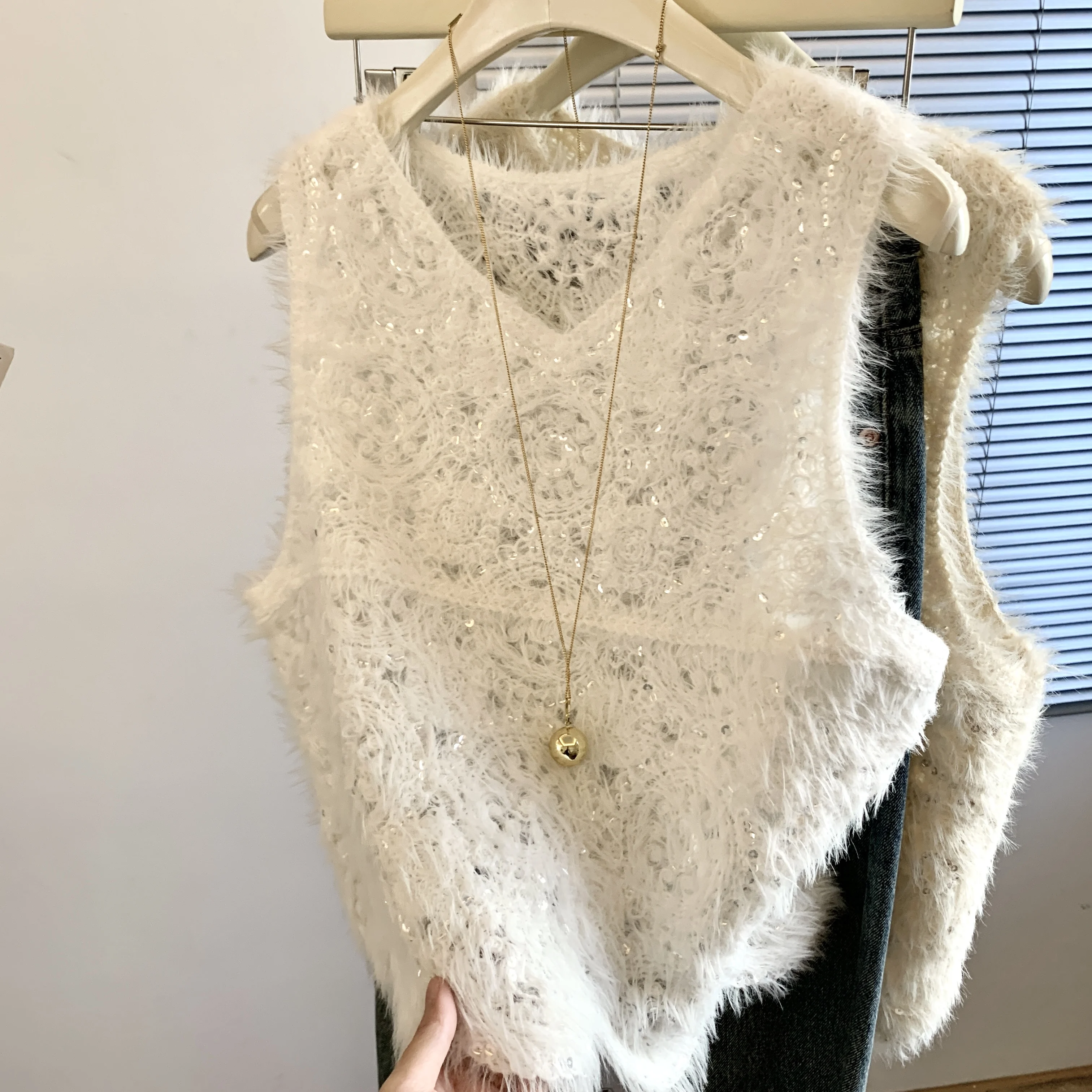 Высококачественный однотонный свободный плюшевый вязаный жилет с цветочным узором, вязаный крючком укороченный топ с блестками, шикарный топ с короткими рукавами, женский летний топ Высококачественный однотонный свободный плюшевый вязаный жилет с цветочным узором, вязаный крючком укороченный топ с блестками, шикарный топ с короткими рукавами, женский летний топ