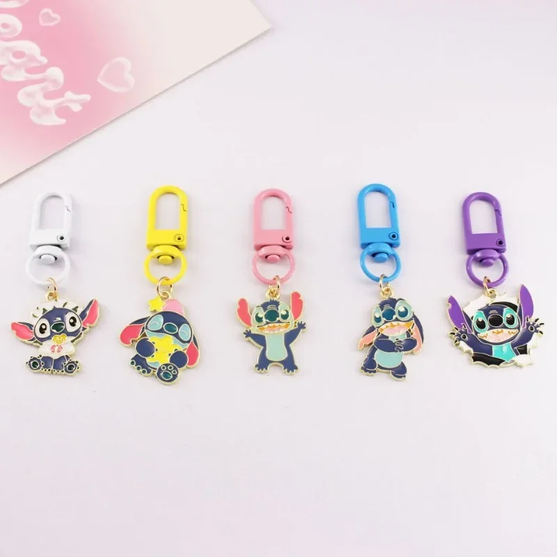 Disney-Porte-clés Stitch pour enfants, figurines d'anime d'action, porte-clés de dessin animé, sac à dos mignon, pendentif de voiture, ornements à la mode, cadeaux d'anniversaire