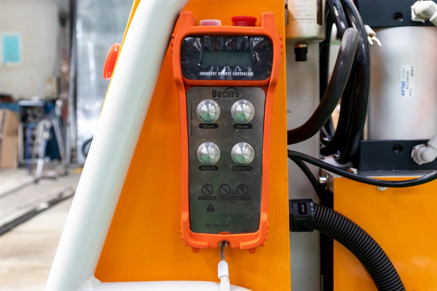 CNMC-R جهاز التحكم عن بعد PU آلة حقن رغوة البولي يوريثين لرش السيارات المبردة