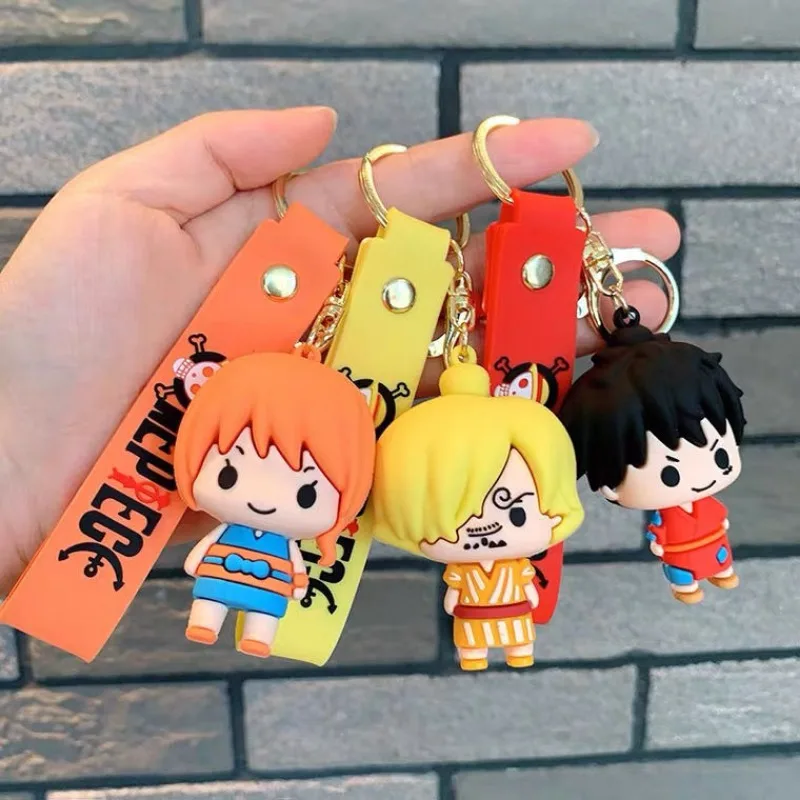 ワンピースゾロルフィキーホルダー Q 版男性と女性のカップルスクールバッグ漫画アニメかわいいペンダント車のキーホルダーチャームギフト