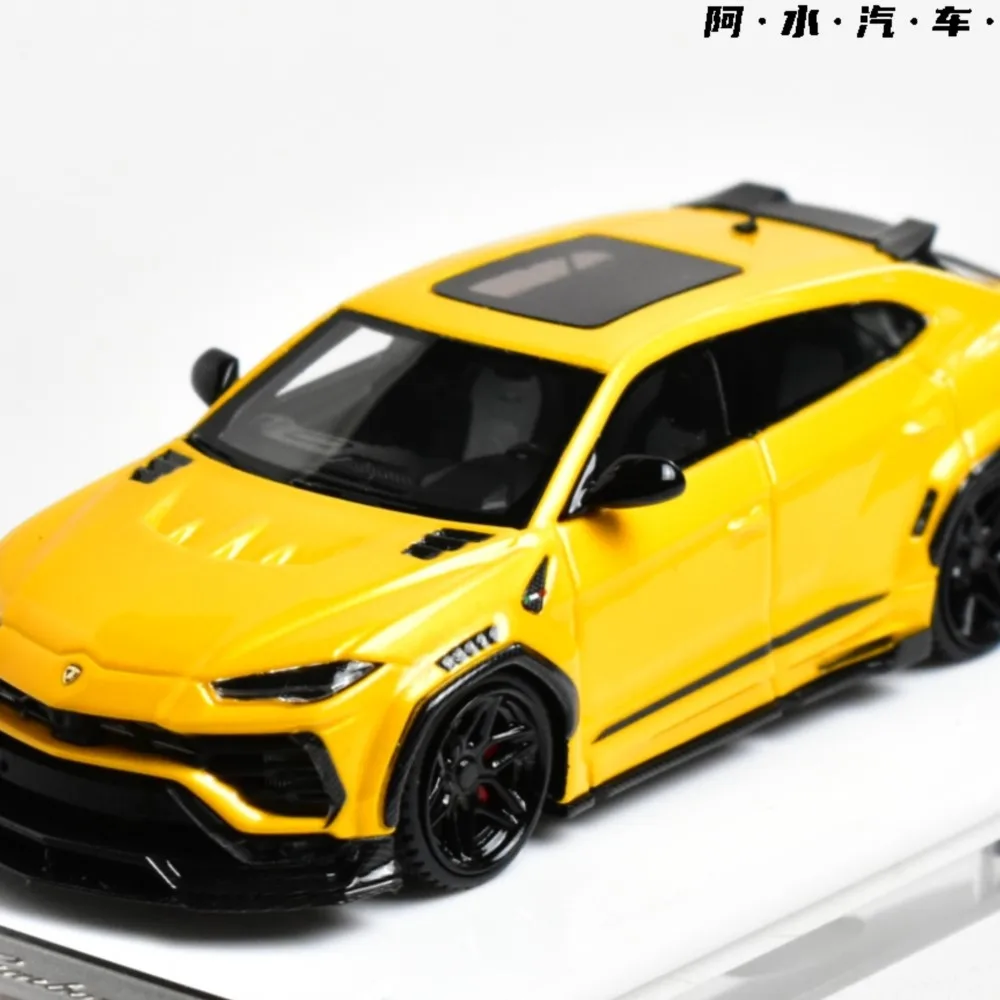 

Flame 1:64 Collection URUS Adults Hobby Resin Diecast Model Car