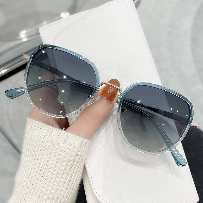 

New Vintage Square Oversized Sunglasses Women Men Brand Designer Transparent Gradient Sun Glasses Big Frame Eyewear UV400