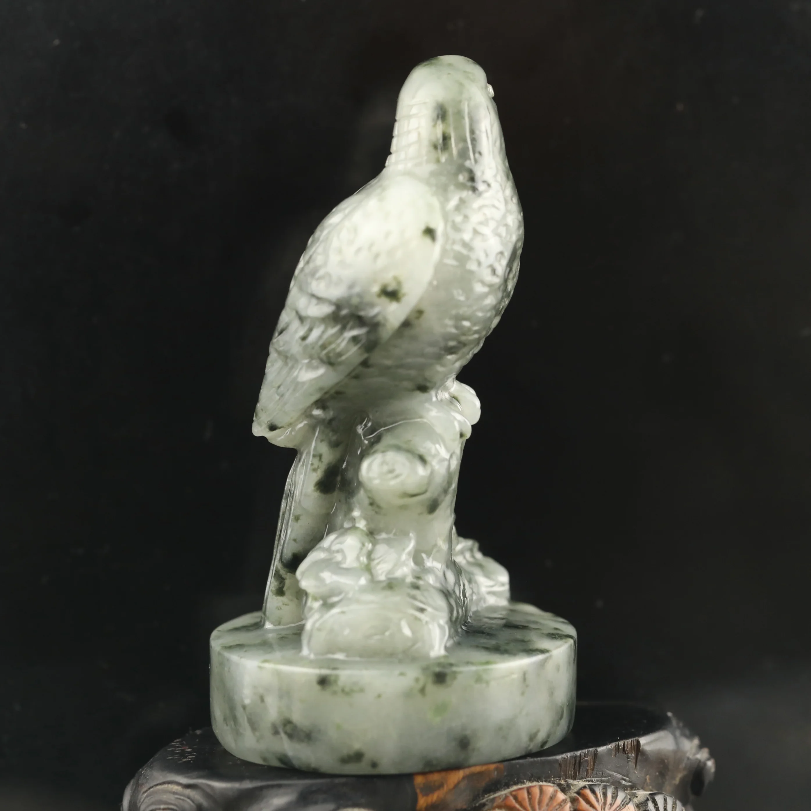 China Natural hetian Jade Hand Carved statue of eagle seal #56